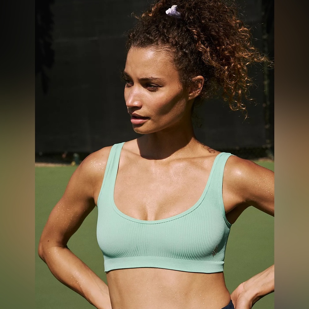 Free People Movement Happiness Runs Scoop Neck Bra XS/S in Crisp Cactus